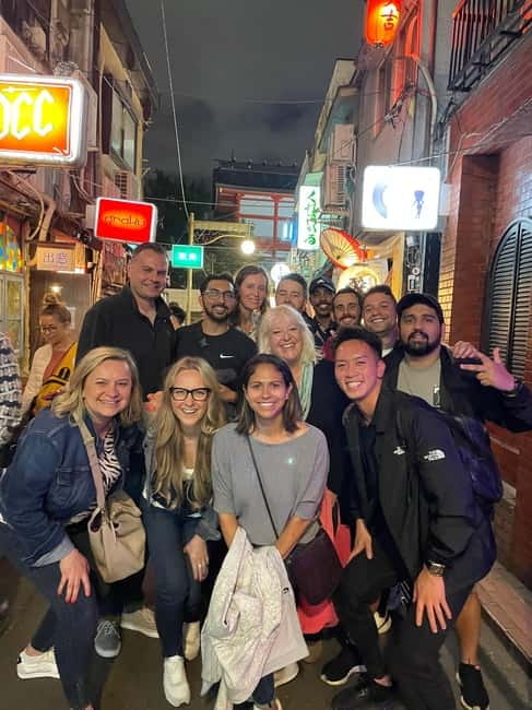 Tokyo: Shinjuku Bar and Izakaya Hopping Tour - Food stop: yakitori and seafood, ordered with confidence