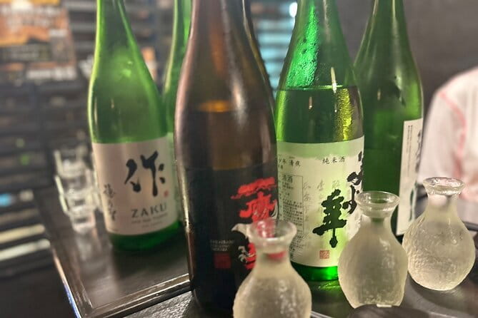 Tokyo Shinjuku Food & Backstreet Culture Tour: 15 Dishes+3 Drinks - Meet the Route: From 3D Cat Photos to Godzilla Road Stops