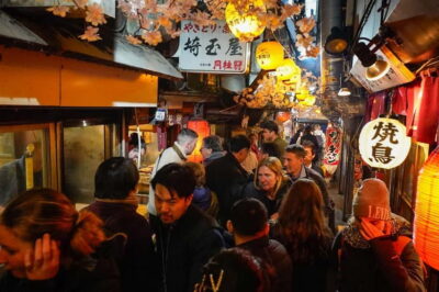 Shinjuku Golden Gai Bar Hopping Night Tour