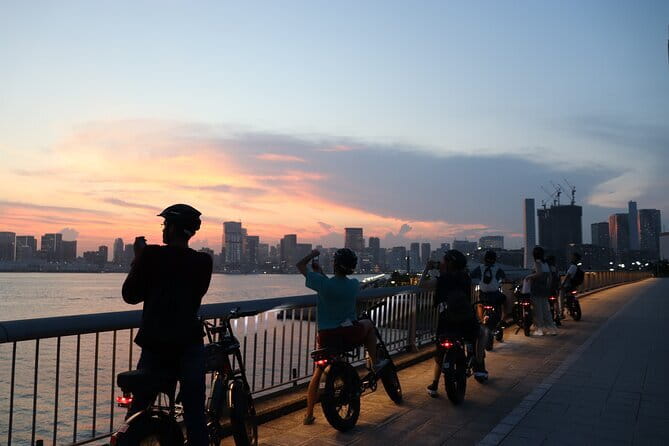 Tokyo: Shinjuku Historical Walking Tour & Secret Backstreets - Hanazono Shrine: the quiet reset inside the city’s noise