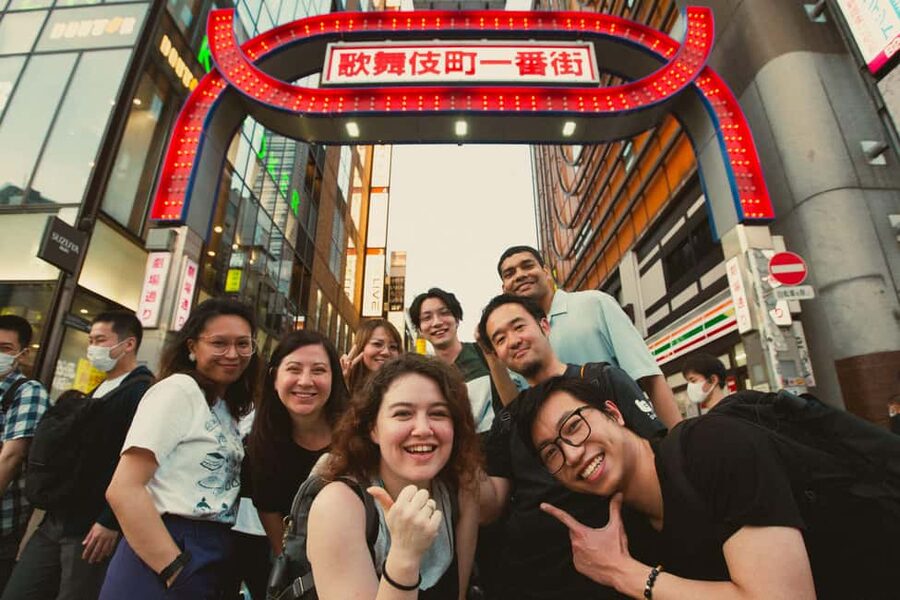 Tokyo: Shinjuku Izakaya and Golden Gai Bar Hopping Tour (2h) - A Local Restaurant Stop: Where the Night Gets Food-First