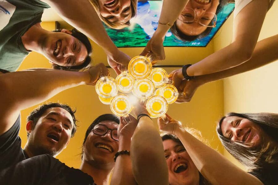 Tokyo: Shinjuku Izakaya and Golden Gai Bar Hopping Tour (2h) - What 3 Drinks and 6 to 8 Foods Feels Like in Real Life
