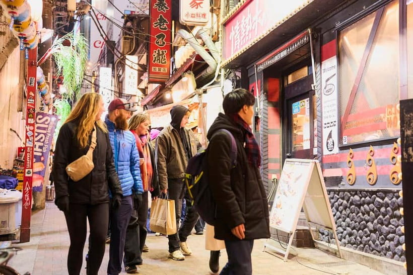 Tokyo: Shinjuku Nightlife & Secret Backstreets Walking Tour - Who this 90-minute Shinjuku night walk is best for