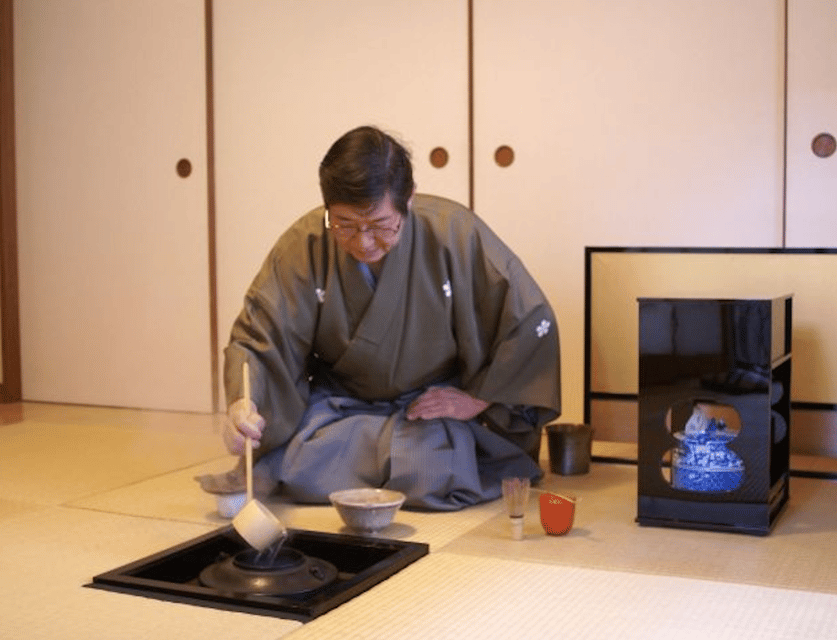 Tokyo:Tea ceremony experience at Komaba Warakuan - Before the lesson: tabi socks, open ground, and settling in