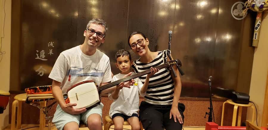 Tokyo: Traditional Asakusa Music Show with Dinner - The Izakaya Dinner Setup, Where Traditional Instruments Take Center Stage