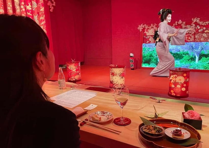 Tokyo: Traditional Geisha Experience Show & Japanese Dinner - The zashiki performance and live shamisen: close enough to notice the craft