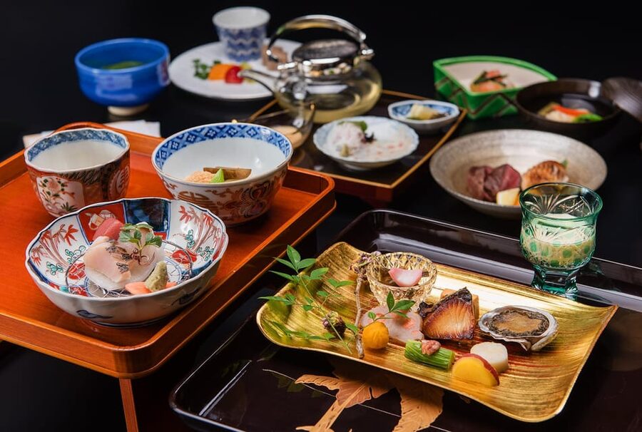 Tokyo: Traditional Japanese Performing Arts Show and Dinner - Who this is best for in Tokyo