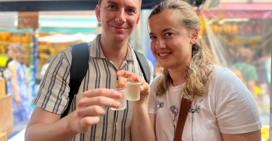 Tokyo: Tsukiji Fish Market Guided Walking Tour - Tsukiji Outer Market walk: how a guide saves you from the maze