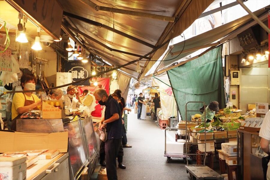 Tokyo: Tsukiji Market Guided Tour & Sushi-Making Experience - Who should book this Tsukiji tour plus sushi class