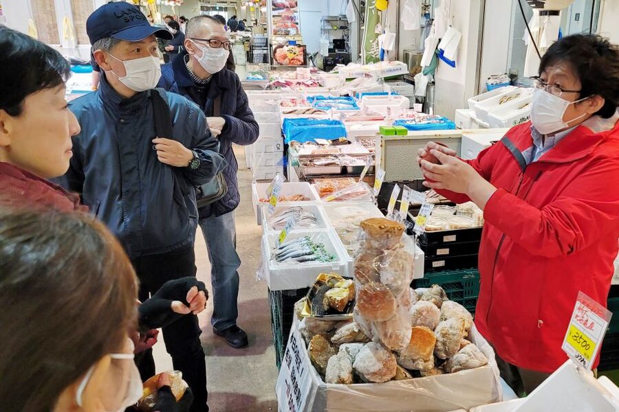 Tokyo: Tsukiji Market Guided Tour & Sushi-Making Experience - Sushi-making masterclass: nigiri, hosomaki, and gunkanmaki