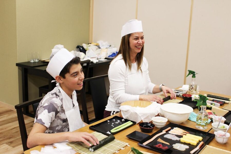 Tokyo: Tsukiji Market Guided Tour & Sushi-Making Experience - Price and value: what $177 buys you, and when it might not