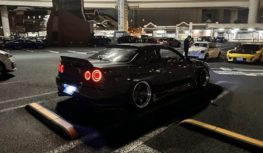 Tokyo/Yokohama: Car meet Daikoku Parking Area - The driver makes it: Ali and Asfand keep the car day legit