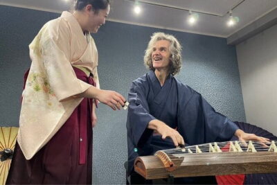 Traditional Japanese Music show & Experience Tour in Osaka