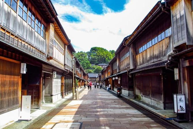True Kanazawa: Private Walking tour with a Local guide - Kanazawa Castle Grounds: Feudal Vibes Without the Overload