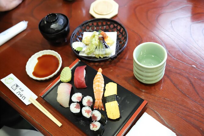 Tsukiji Fish Market Guided Tour and Sushi Making with Pro Chef - Meet your sushi master in a third-floor classroom